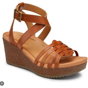 Vionic Tan/Brown Woven Leather Wedge Sandals